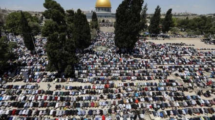 حضور 45 هزار نمازگزار در مسجد الاقصی