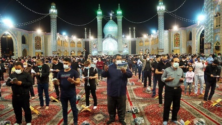 Doa Malam ke-19 Ramadan di Haram Emamzadeh Helal (1)