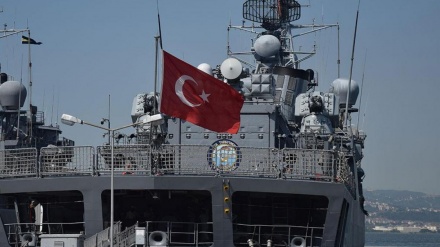 土耳其海军在爱琴海和地中海东部进行军事演习