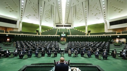 (FOTO) Elezioni, Leader esorta la partecipazione elettorale in Iran - 1