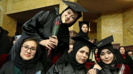 اعطای بورسیه دانشگاه الزهرا به دختران افغان