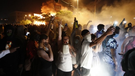 انتقادها از سیاست دوگانه آمریکا در قبال اعتراض و اغتشاش