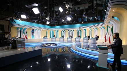 İran'da 13'üncü Dönem Cumhurbaşkanlığı Adaylarının Münazarası 