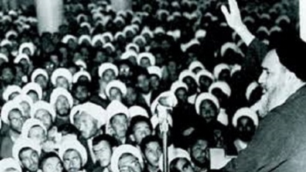 ホルダード月15日、イラン国民のイスラム運動の開始日