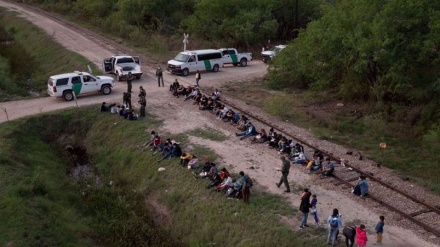 Texas, Arizona Govs. calling for states to send police to help deal with border crisis