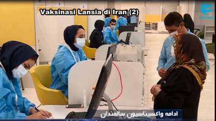 Vaksinasi Lansia di Iran (2)
