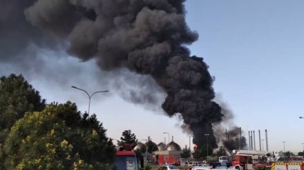 Kebakaran Kilang Minyak Tehran Berhasil Dikendalikan