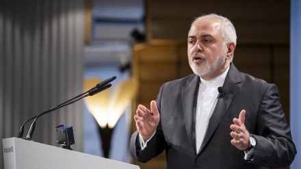 イラン外相「地域での平和や安定を追求」
