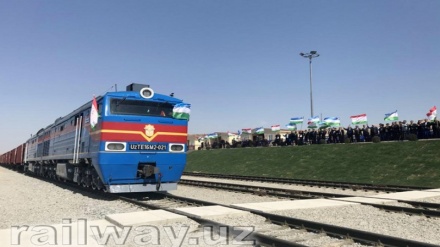 Ўзбекистон ва Тожикистон ўртасида  темир йўл орқали йўловчиларни ташиш қайта тикланади