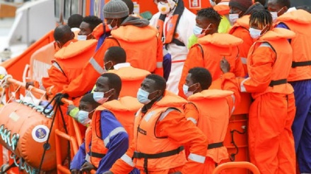 Migranti: trovati due morti su un barcone alle Canarie
