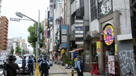 大阪のカラオケパブ店内で25歳女性オーナーが死亡、殺人事件で捜査中