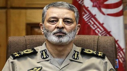 فرمانده کل ارتش ایران: شرکت مردم در انتخابات موجب اقتدار نیرو‌های مسلح در ماموریت‌ها می شود