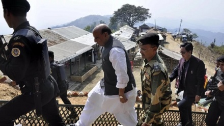 印度防长开始访问中印边境的拉达克地区