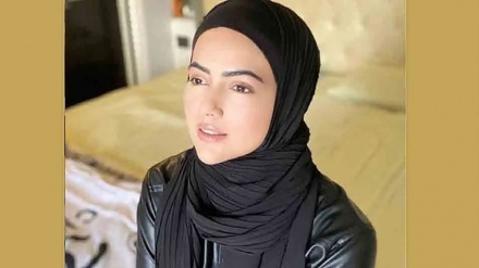 Aliyekuwa muigizaji wa Bollywood awajibu wanaomdhihaki kwa kuvaa Hijabu