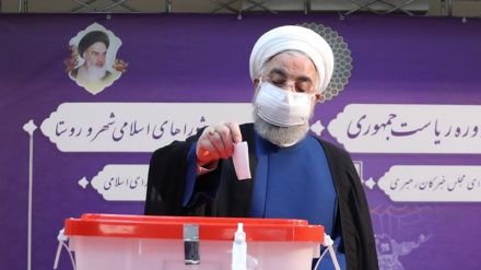 Rouhani: Dunia Menyaksikan Pilpres di Iran