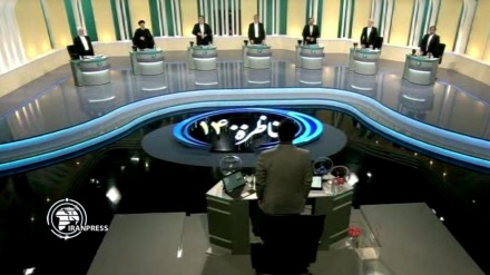 ইরানের ত্রয়োদশ প্রেসিডেন্ট নির্বাচনের প্রার্থীদের প্রথম টেলিভিশন-বিতর্ক চলছে