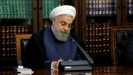 イラン大統領、「我が国の人々は敵との戦いに勝利した」