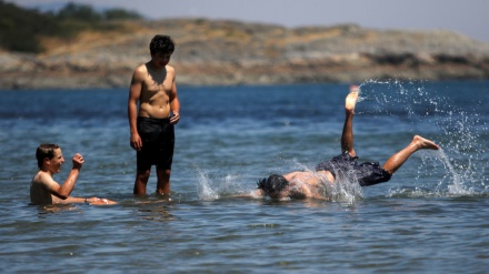 Scores dead as record-breaking heat wave grips Canada, US