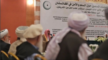  په مکه مکرمه کې د افغانستان او پاکستان عالمان په سولې غږیږي 