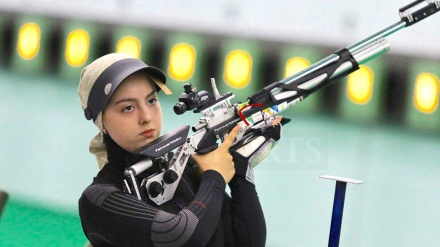 伊朗女运动员在克罗地亚射击世界杯赛获金牌