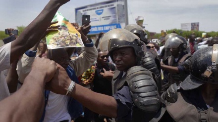 African Union suspends Mali over coup, says soldiers belong in barracks