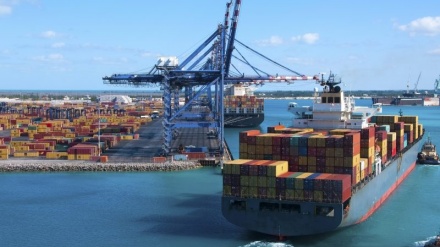 伊朗港口集装箱业务收入同比增长13%   