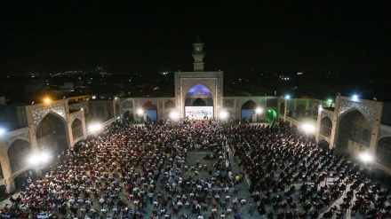 Ribuan Pendukung Raisi Berkumpul di Masjid Sayid