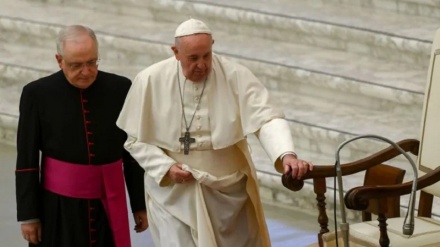 Vaticano, breve ed insolita visIta del Papa in Ungheria