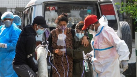 インドの１日のコロナ感染者６４日ぶりに１０万人を切る