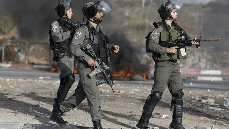 نظامیان صهیونیست با شلیک گاز اشک‌آور و گلوله‌های فلزی به سرکوب فلسطینی ها پرداخته اند
