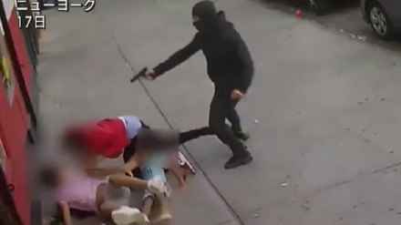 ＮＹで白昼の銃撃、子ども２人の目の前で