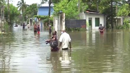 スリランカで洪水により17人死亡、十数万人が避難 