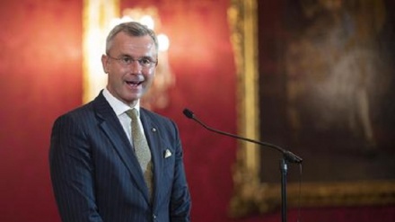 Austria: si dimette leader ultradestra Norbert Hofer