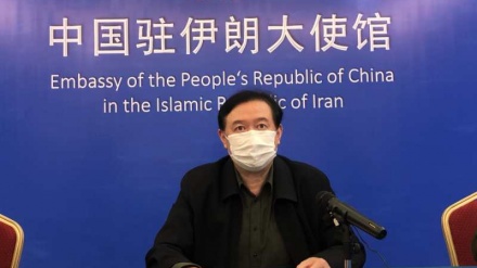 中国驻伊朗大使常华邀请伊朗伊斯兰联合党负责人参观“中国共产党的100年国际巡展”