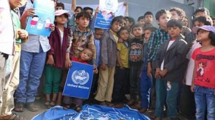 Եմենի երեխաները հավաքվել են Ալ Հուդայդայում ՄԱԿ-ի գրասենյակի առջև