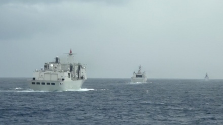 解放军三军舰通过台湾东部海域