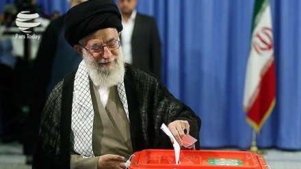 رهبر معظم انقلاب اسلامی، فردا رای خود را به صندوق خواهند انداخت