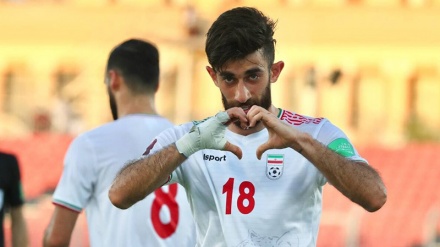 Ekipi kombëtar i futbollit i Iranit fiton kundër Hong Kongut