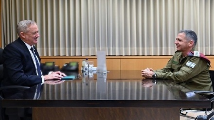 בני גנץ: להאריך את כהונת הרמטכ