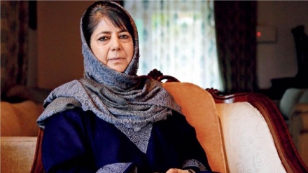 कश्मीरियों के छीने गए अधिकार वापस दिये जाएः महबूबा मुफ्ती