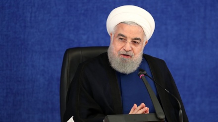 イラン大統領、「わが国の輸出額を４００億ドル強で維持」