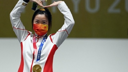 東京五輪金メダル第1号は中国の楊倩、射撃女子エアライフル
