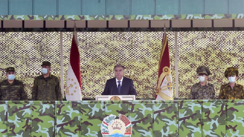 سخنرانی رئیس جمهور تاجیکستان درجمع تعدادی از نظامیان ناحیه ختلان