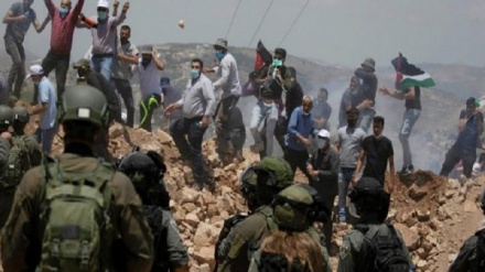 صدمه دیدن بیش از 300 فلسطینی در حمله نظامیان صهیونیست به کرانه باختری