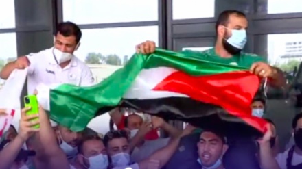 Populli algjerian mirëpret sportistin olimpik që mbështeti Palestinën