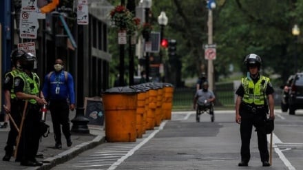 米マサチューセッツ州で、武装集団が警察のにらみ合いの末に逮捕　