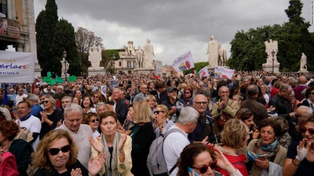 イタリア・ローマで反米デモ