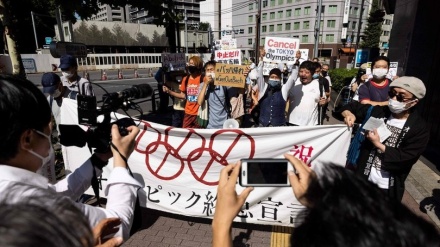 五輪反対デモが、バッハ氏宿泊ホテルに向け行進