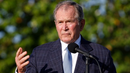 جرج بوش: خروج از افغانستان اشتباه است