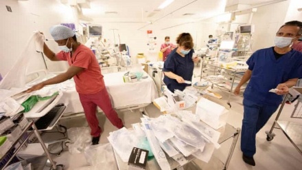 Sage adviser claims ministers trying to get as many as possible infected with COVID